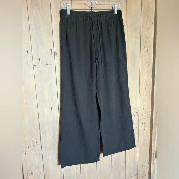 J.Crew: Drapey crinkle-cotton beach pant in black - Picture 4 of 5